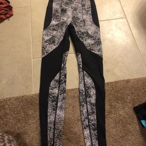 Lululemon legging size 6